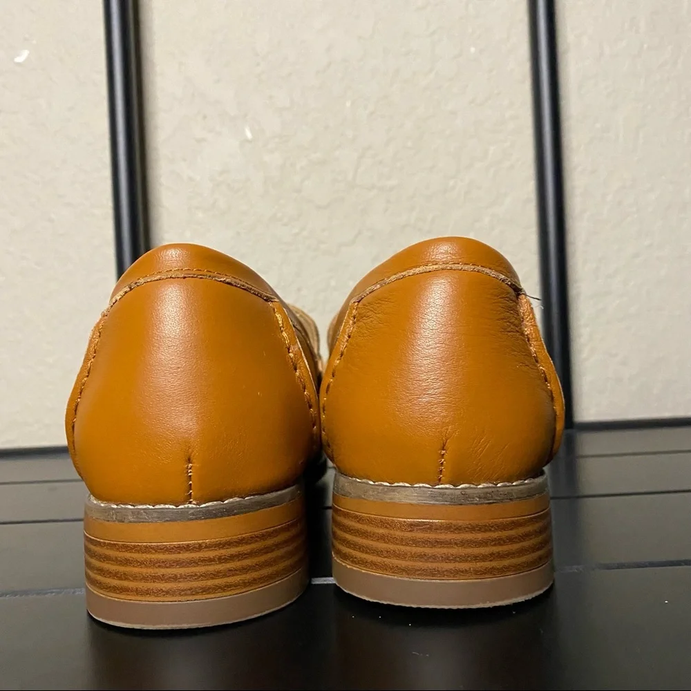 Skechers Air Cooled Memory Foam Leather Loafer-Womens 8.5